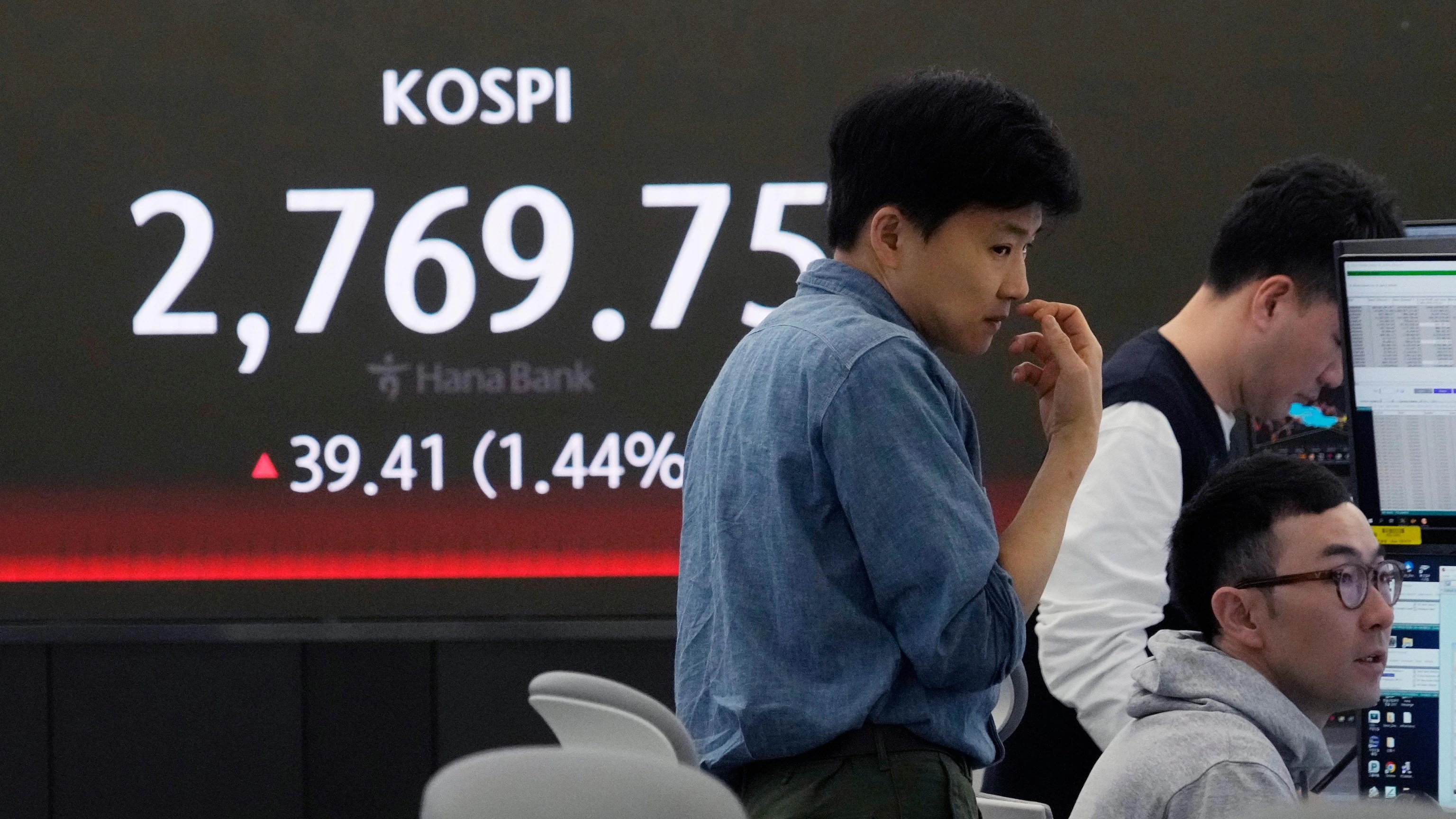 Stock market today: Asian shares advance after another round of Wall St records