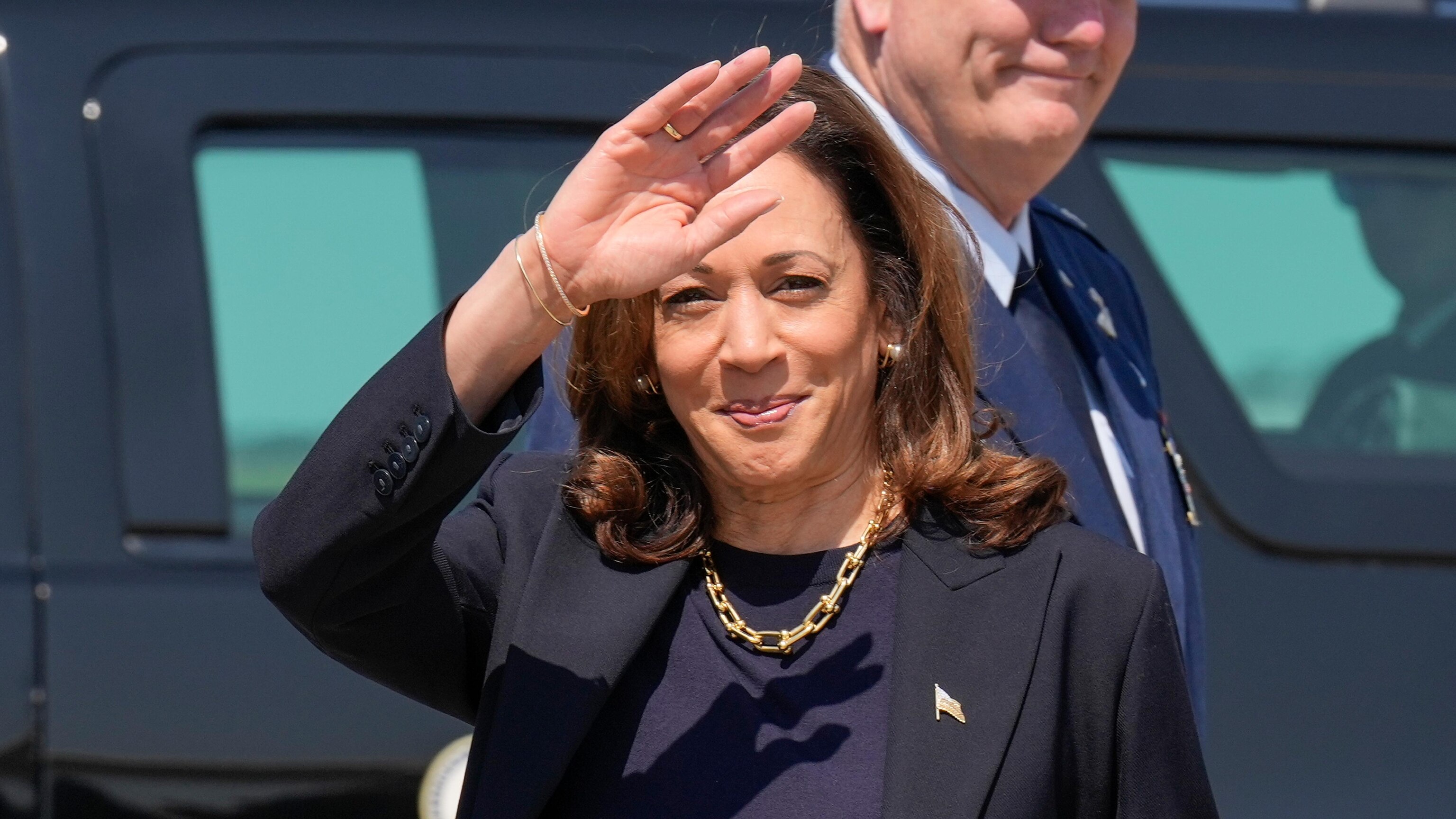 Harris raised 1 million in August from nearly 3 million donors, campaign says