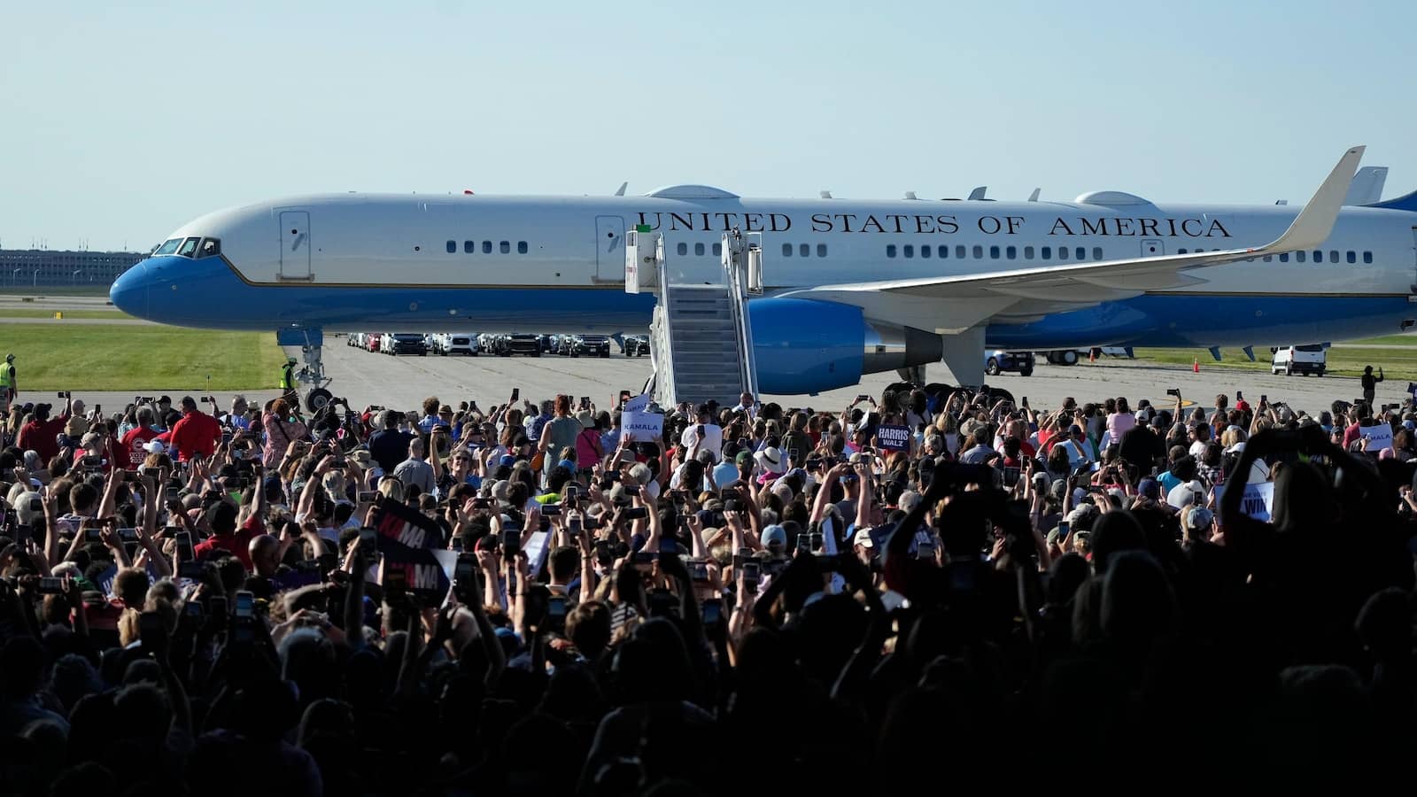 Trump falsely claims a crowd photo from Harris’ campaign rally in Detroit was created using AI