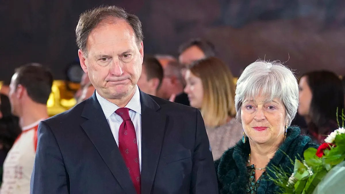 Alito and his wife at Billy Graham funeral