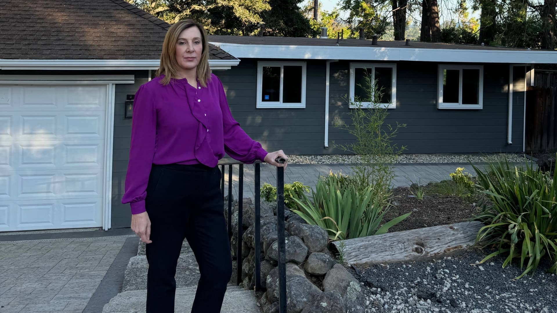 A Silicon Valley executive had 0,000 stolen by cybercriminals while buying a home. Here’s her warning