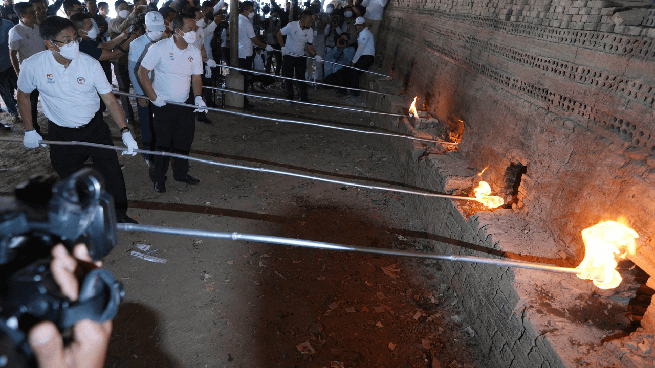 Cambodian authorities burn M of seized illegal drugs in major crackdown