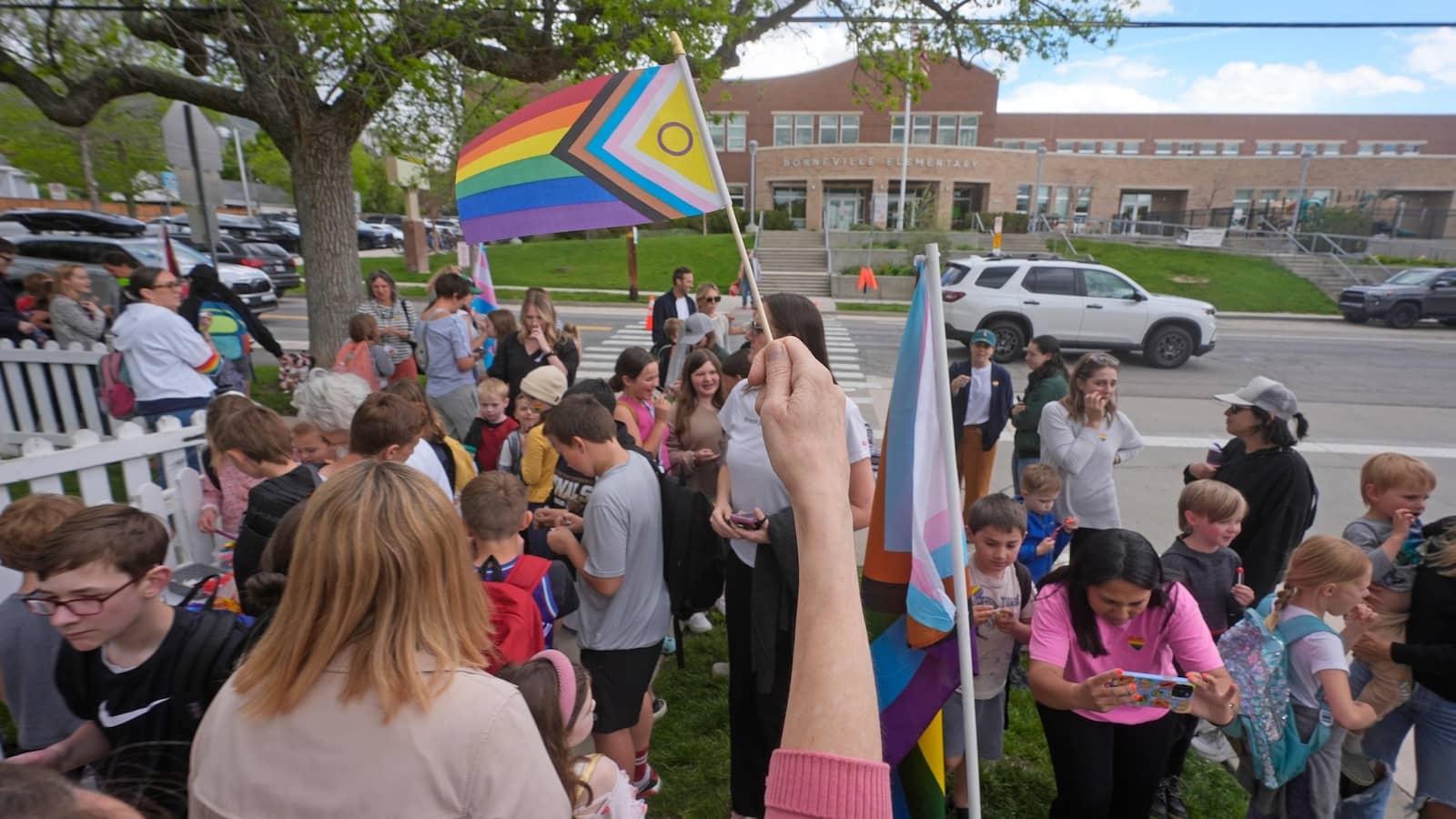 Transgender activists flood Utah tip line with hoax reports to block bathroom law enforcement