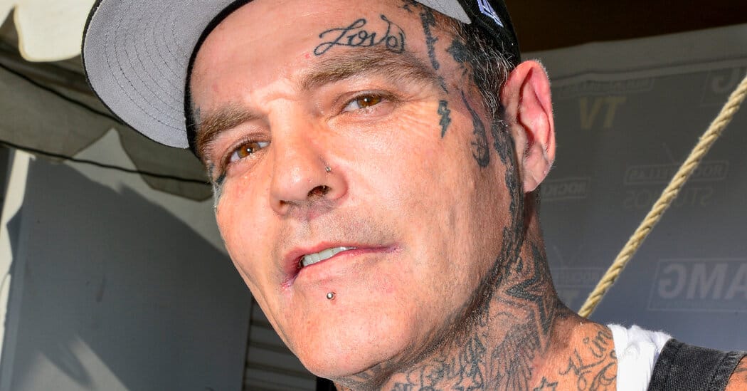 Seth Binzer, Crazy Town’s Lead Singer, ‘Shifty Shellshock,’ Dies at 49