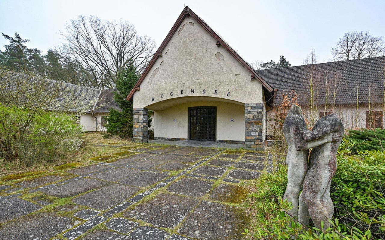 Villa once owned by Nazi propagandist Joseph Goebbels to be given away, Berlin government officials say