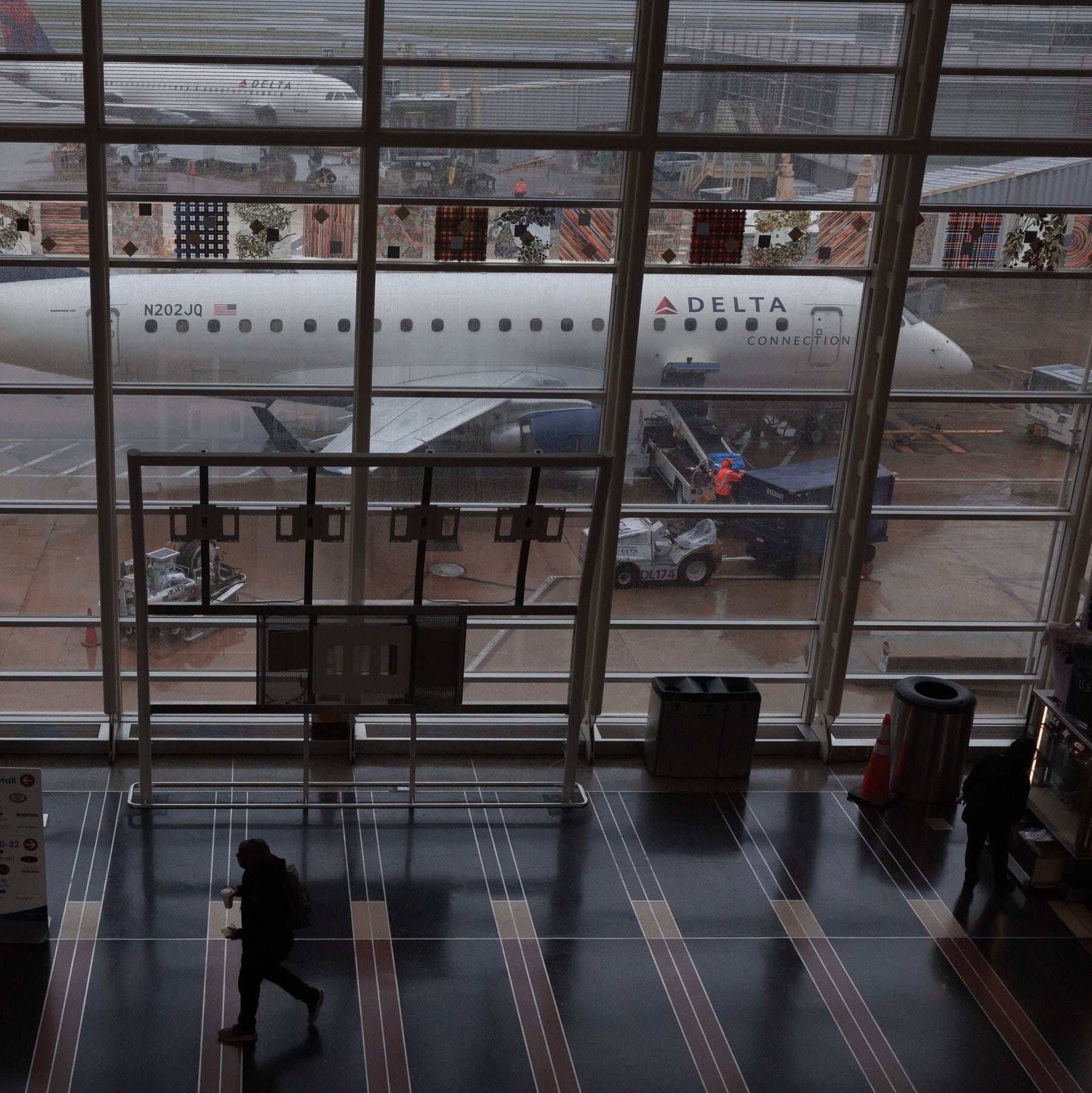 Senate Races to Pass Bill to Reauthorize FAA and Improve Air Travel