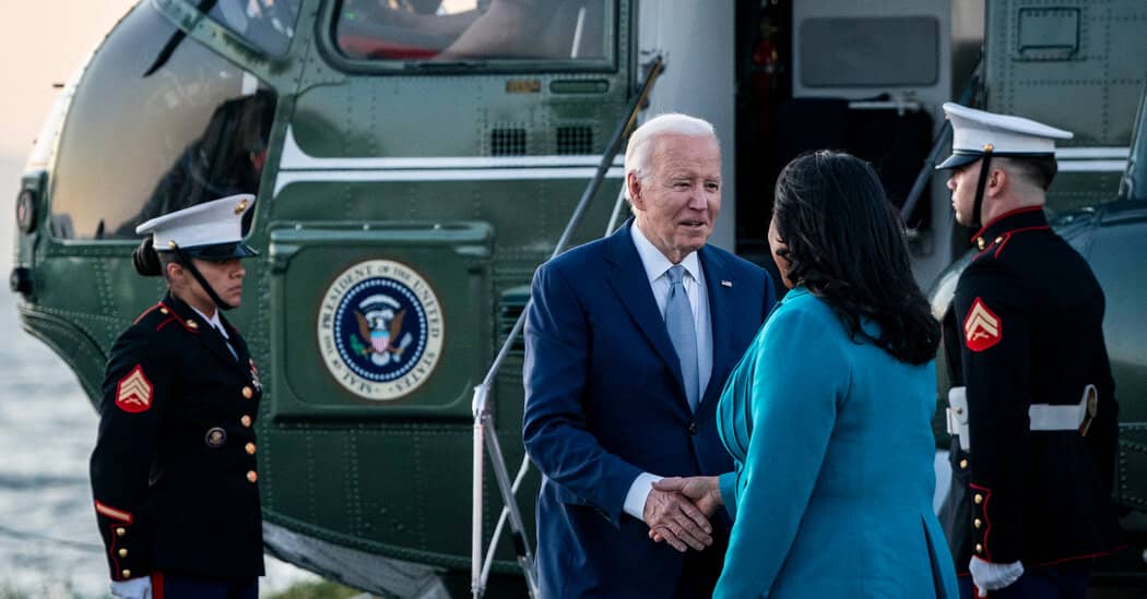 Biden Courts Wealthy Donors on West Coast Fund-Raising Trip