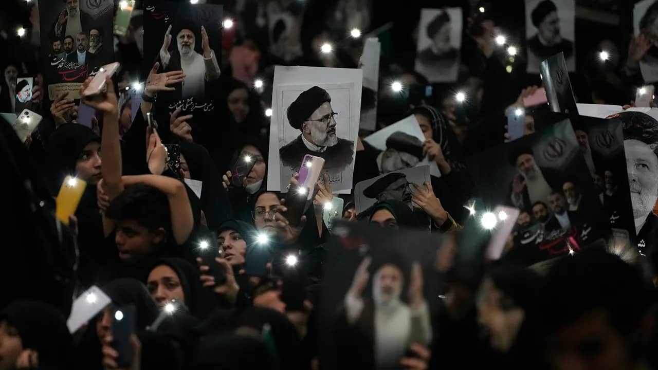 Iranian crowd chants ‘death to America’ at funeral for dead president