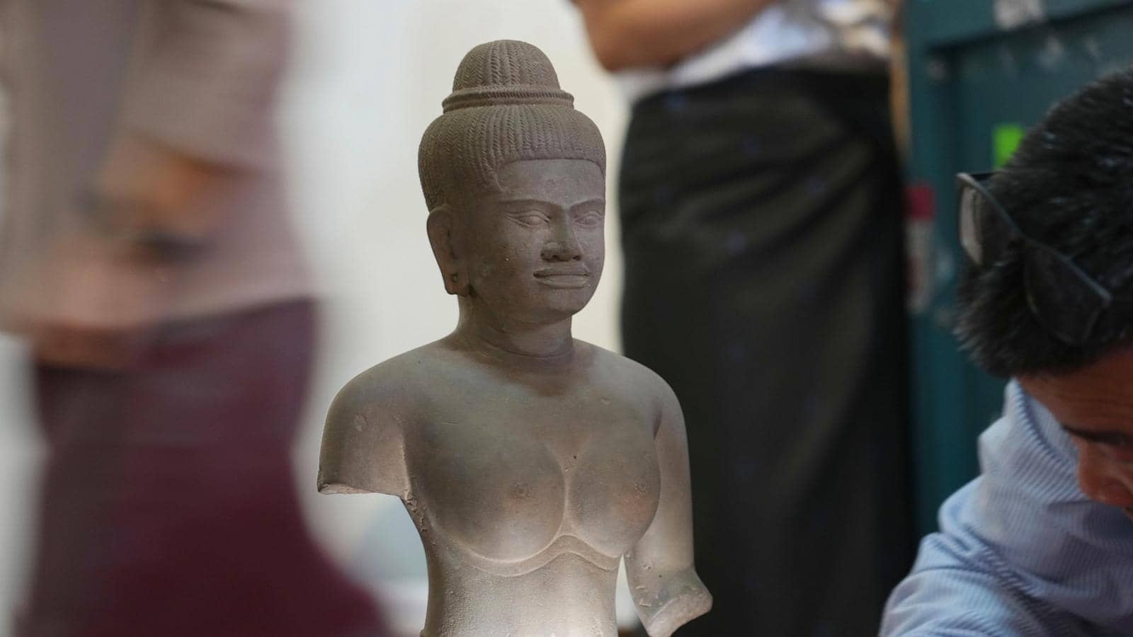 Cambodia welcomes the Metropolitan Museum’s repatriation of statues looted over decades of turmoil