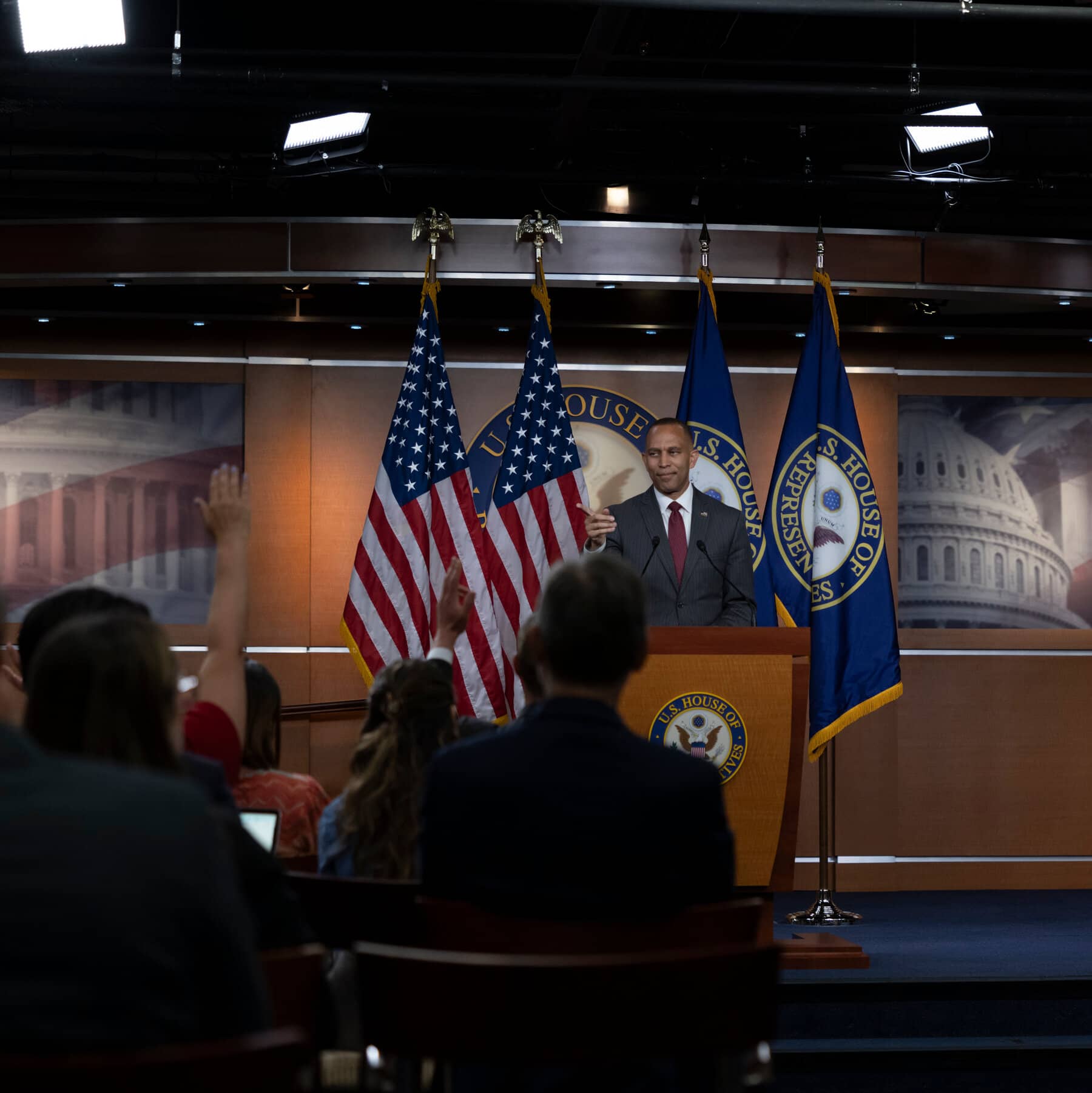 Hakeem Jeffries Meets Privately With Biden to Share Democrats’ Concerns