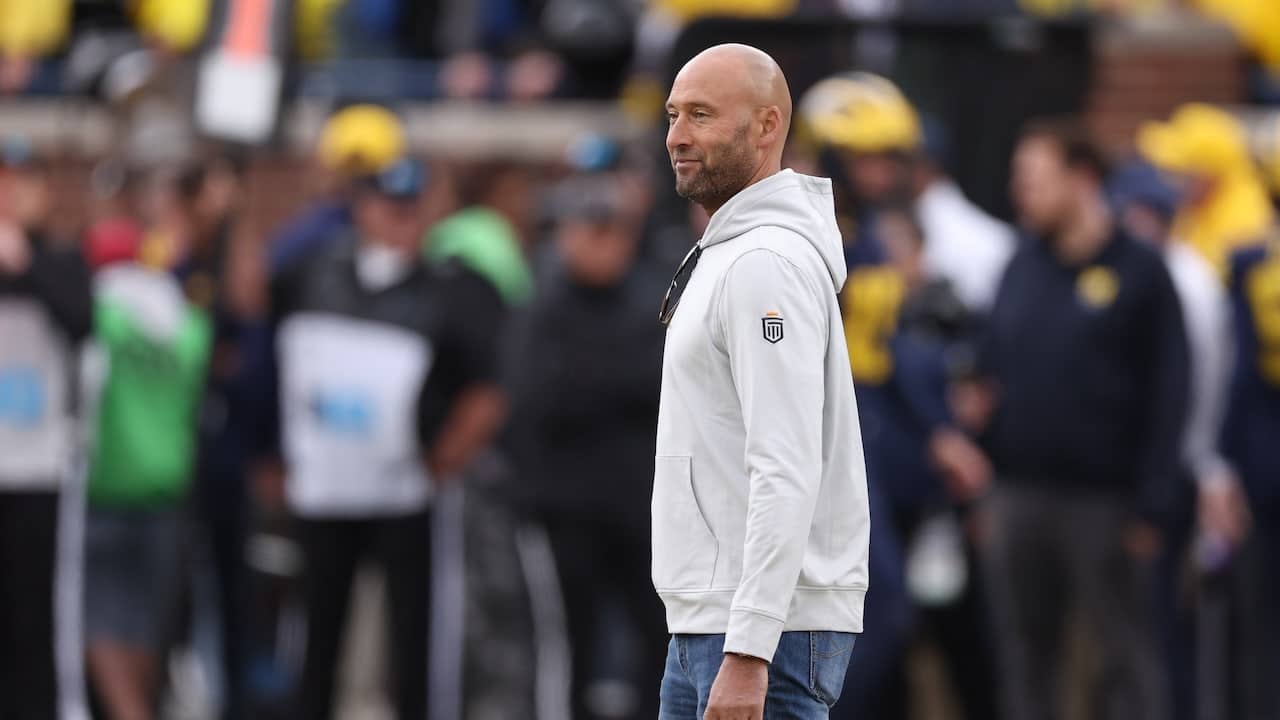 Derek Jeter gave Michigan football team an inexperienced locker room speech before blowout loss to Texas