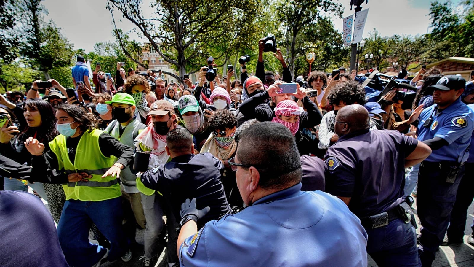 USC’s move to cancel commencement amid protests draws criticism from students, alumni