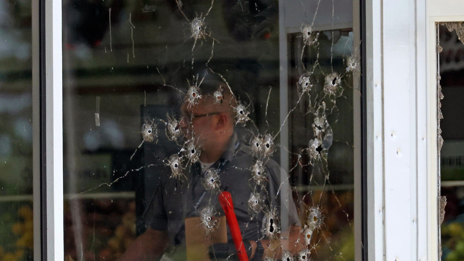 Mass shooting shutters Arkansas town’s only grocery store — for now