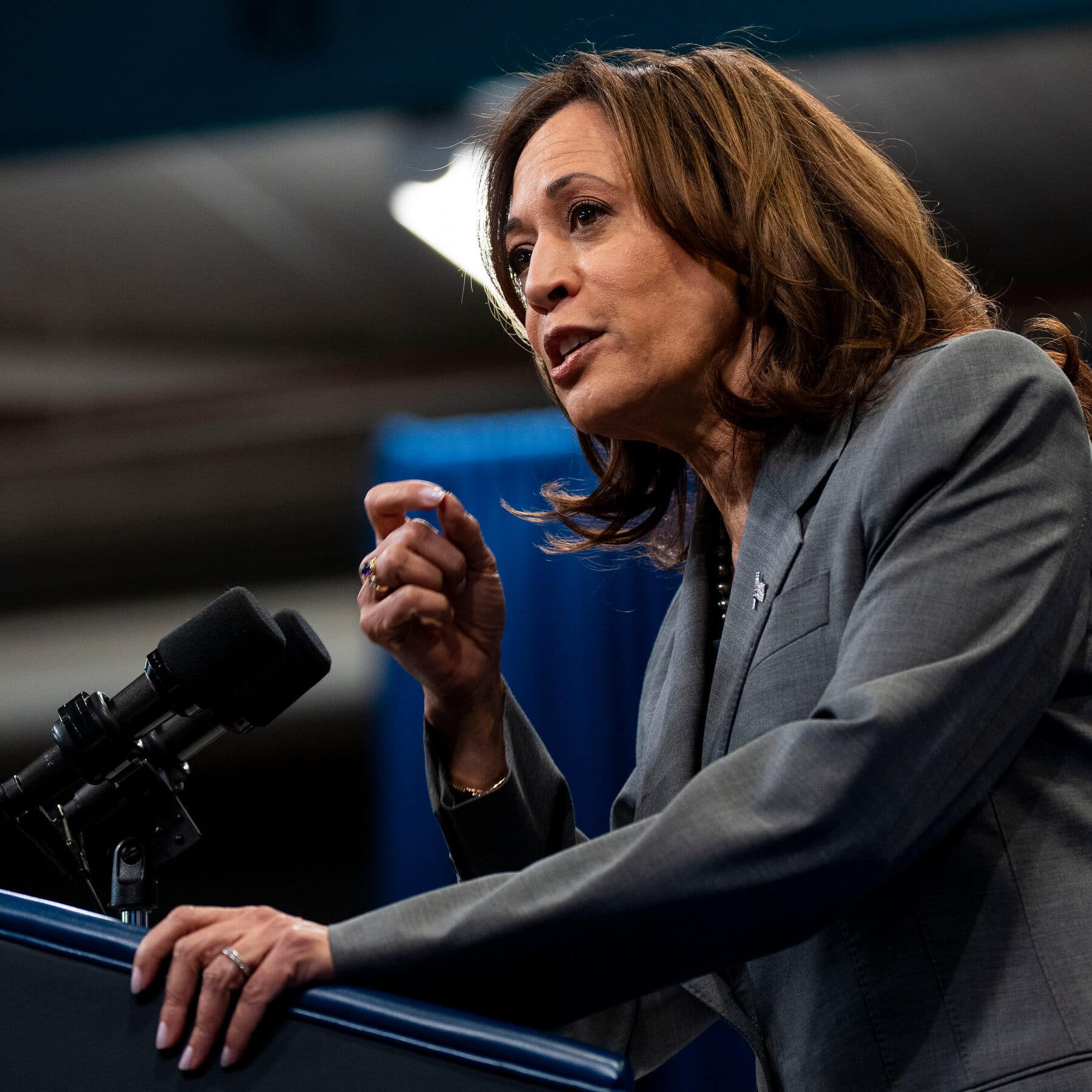 In Her Crisp Defense of Biden, Harris Builds a Case for Herself