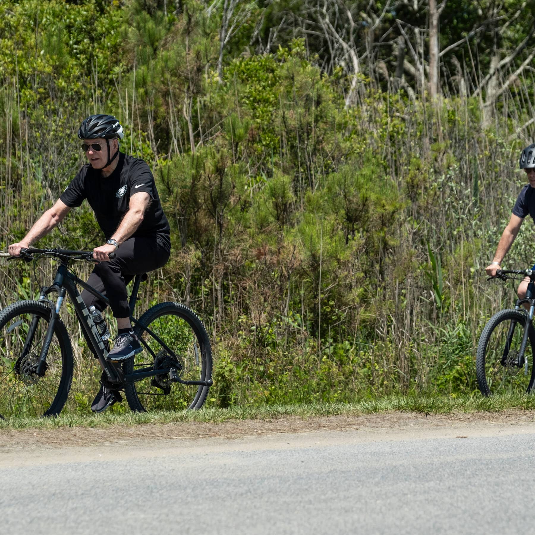 As Hunter Biden’s Trial Nears, President Biden Pulls Him Close