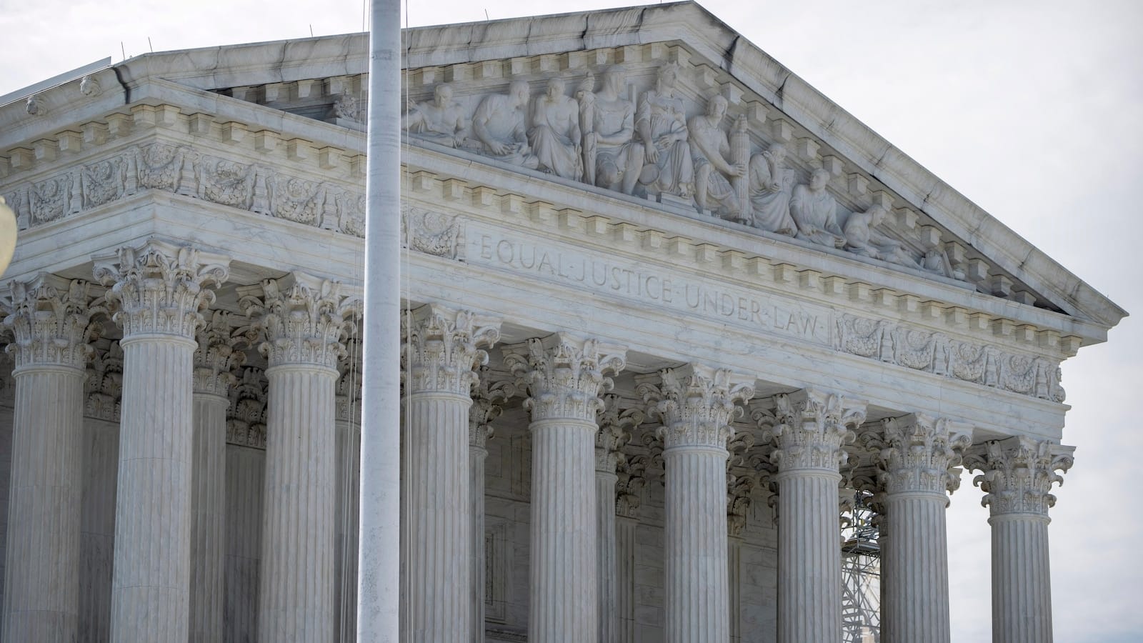 Supreme Court lets stand a decision barring emergency abortions that violate Texas ban