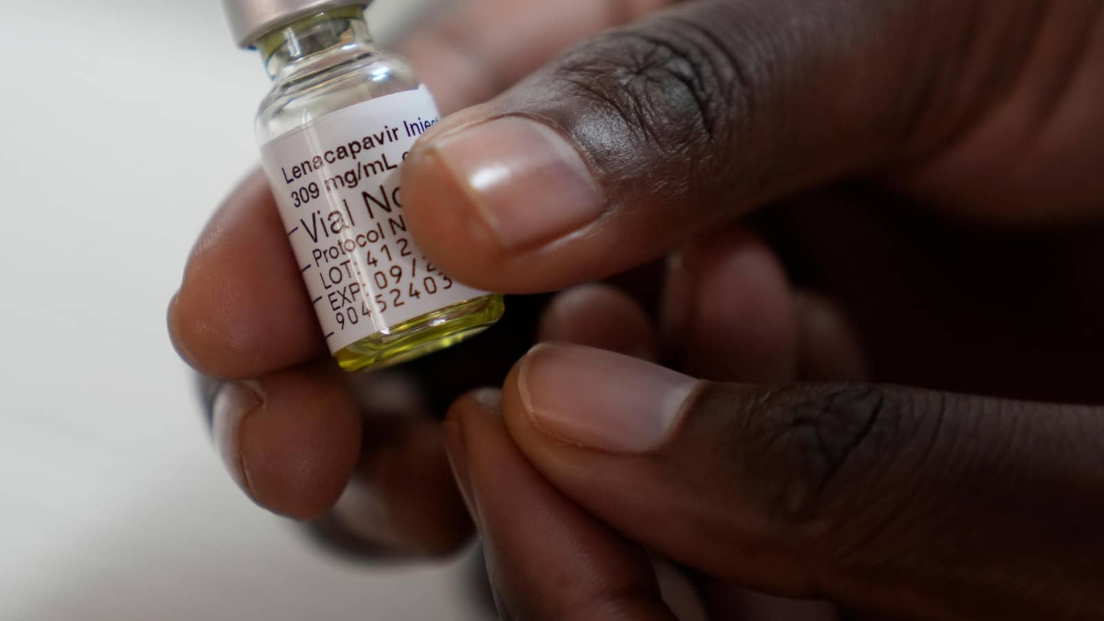 Experts say a twice-yearly injection that offers 100% protection against HIV is ‘stunning’